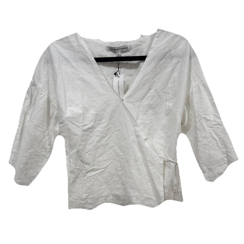 Women’s Cupcakes And Cashmere Blouse Eyelet Size Large L White NWT SLEEVES